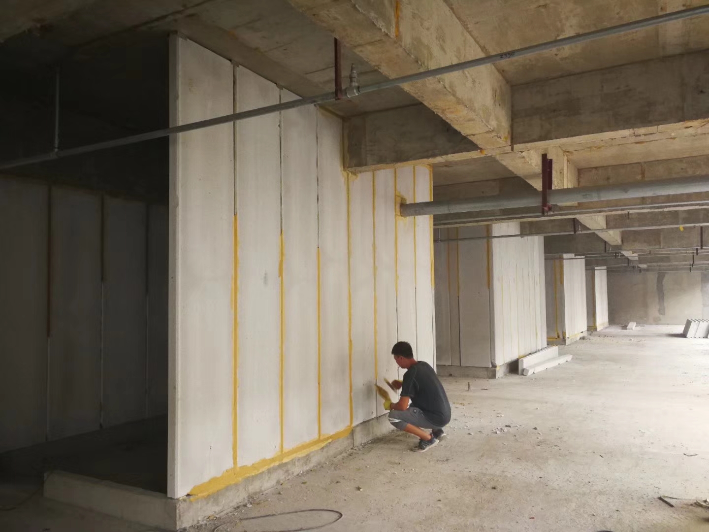 五通桥无机发泡轻骨料混凝土隔墙板施工技术性能研究